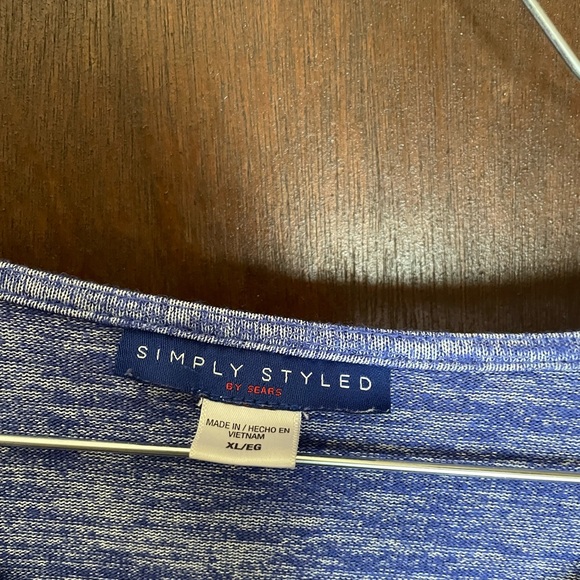 Tops - Picture 2 of 4